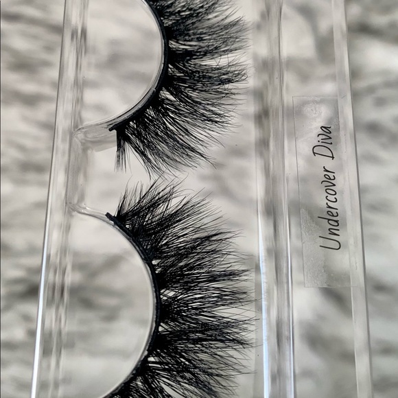 “Undercover Diva” || Lashful Lengths Luxury Mink Eyelashes - Picture 5 of 7